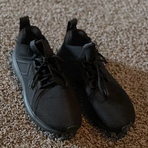 Puma tennis shoes
